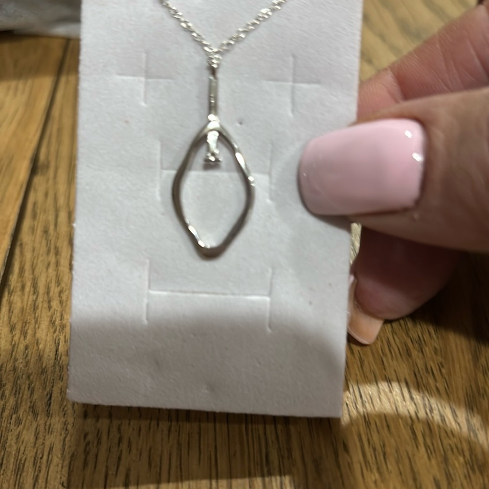 Elegant 925 Silver Pendant Necklace with CZ stone - Picture 4 of 4